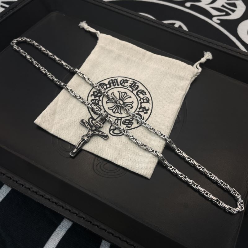Ch*0me He**ts necklaces
